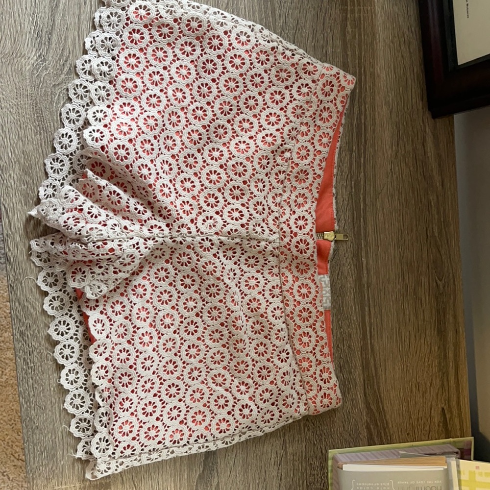 Lace and coral shorts sz 3